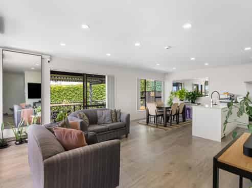 2/36 Browns Bay Road, Rothesay Bay