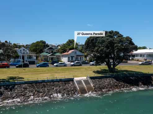 27 Queens Parade, Devonport