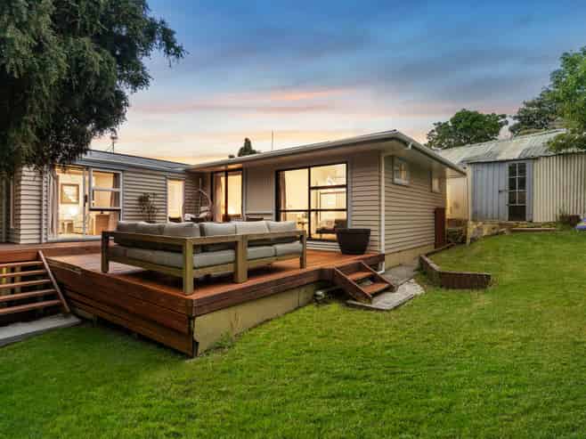 70 Fairclough Road, Beach Haven