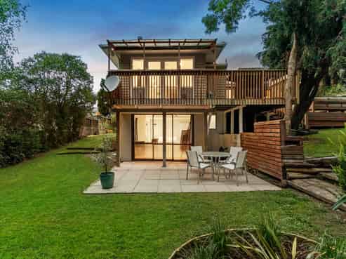 70 Fairclough Road, Beach Haven