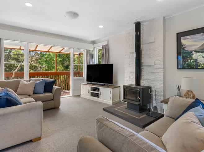 70 Fairclough Road, Beach Haven