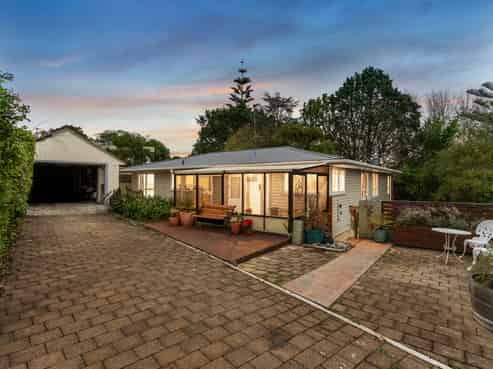 70 Fairclough Road, Beach Haven