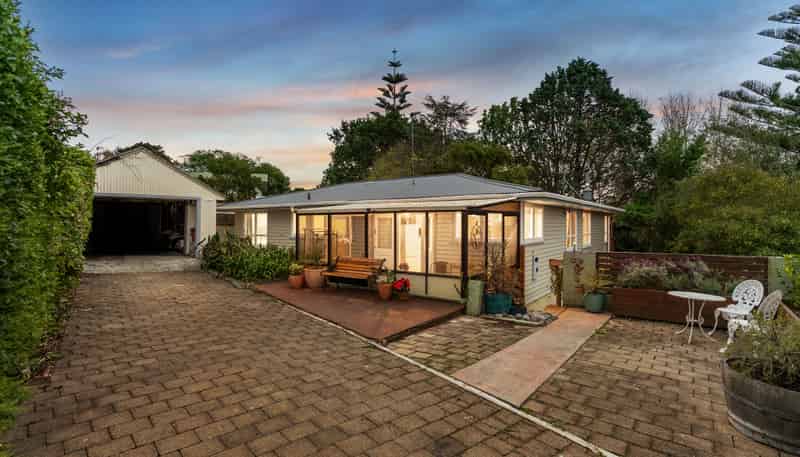 70 Fairclough Road, Beach Haven