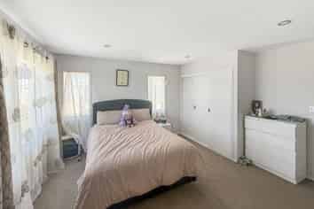 10 Regis Park Drive, Pukekohe