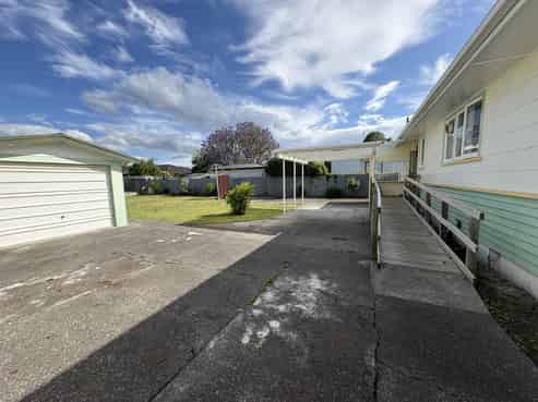 7 Bowling Road, Greenmeadows