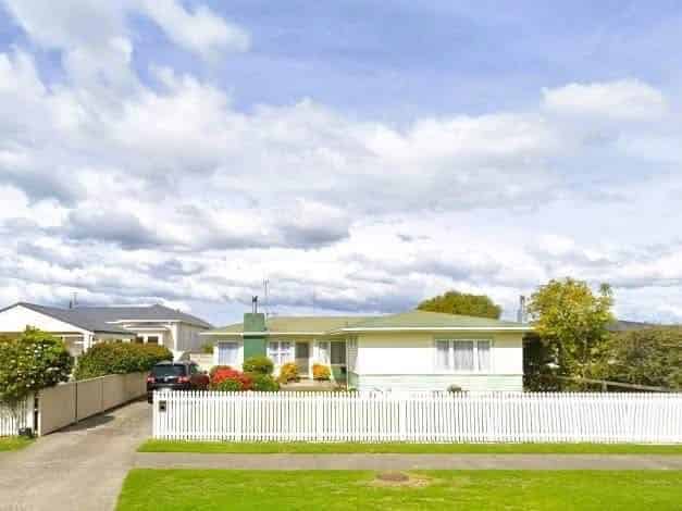 7 Bowling Road, Greenmeadows