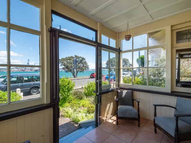 28 Queens Parade, Devonport