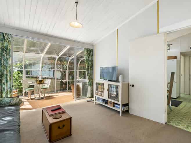 28 Queens Parade, Devonport