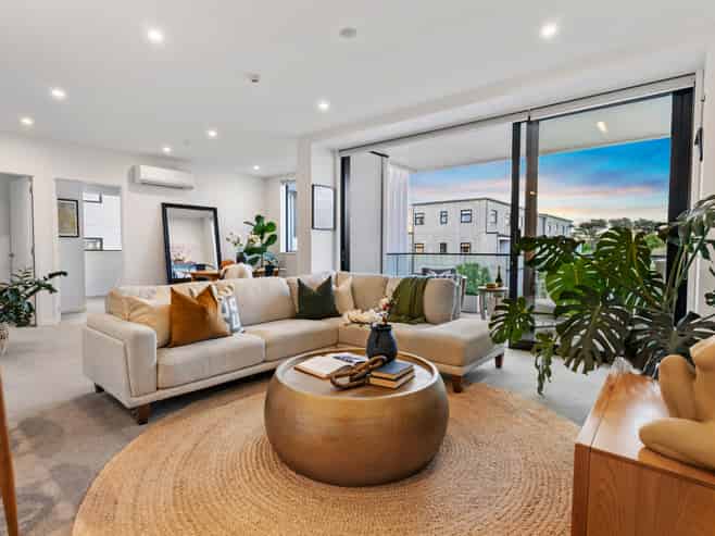 207/8A Lake Pupuke Drive, Takapuna