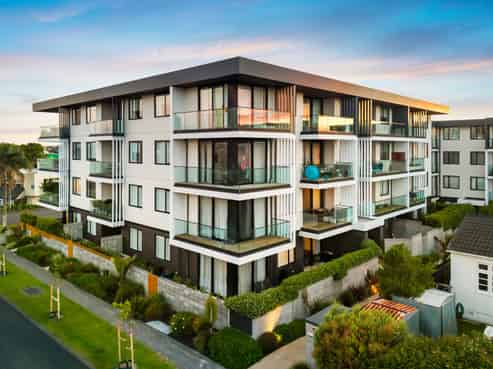 207/8A Lake Pupuke Drive, Takapuna