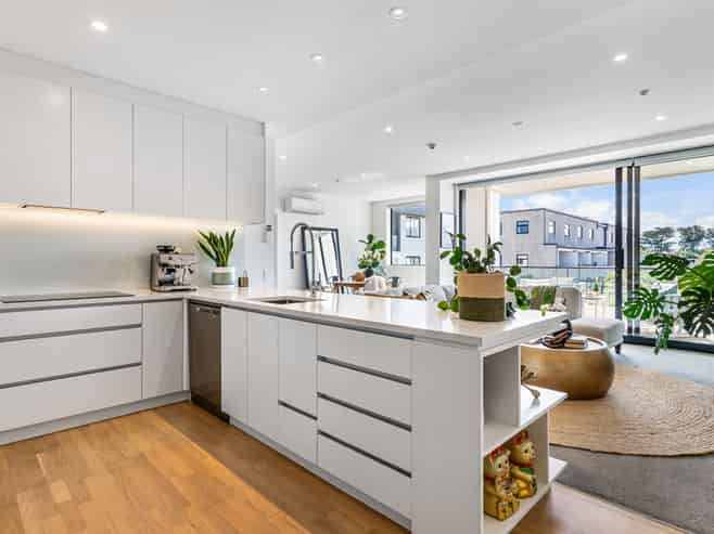 207/8A Lake Pupuke Drive, Takapuna