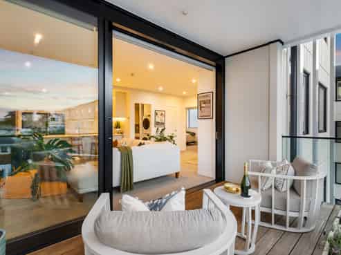 207/8A Lake Pupuke Drive, Takapuna