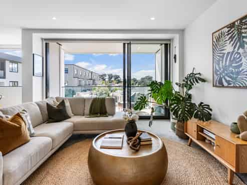 207/8A Lake Pupuke Drive, Takapuna