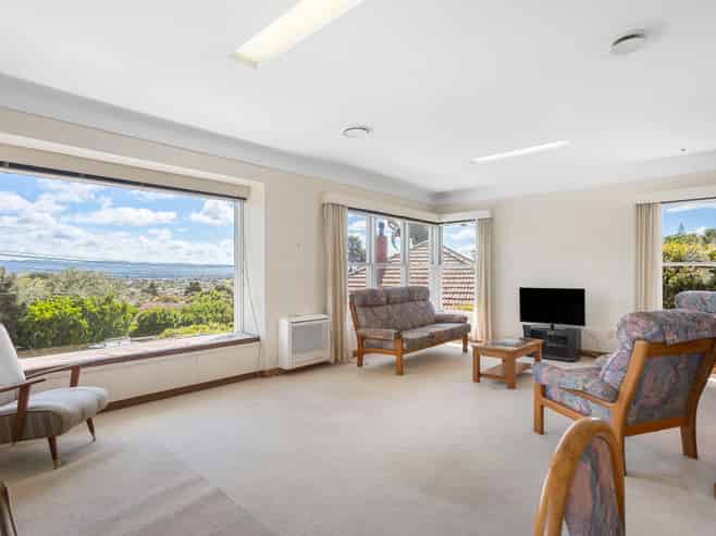 83 Mount Royal Avenue, Mount Albert