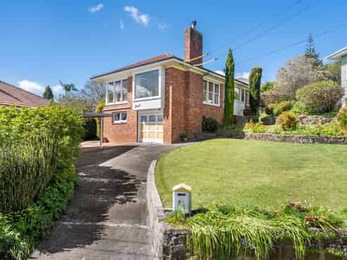 83 Mount Royal Avenue, Mount Albert