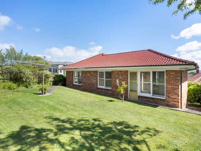 83 Mount Royal Avenue, Mount Albert