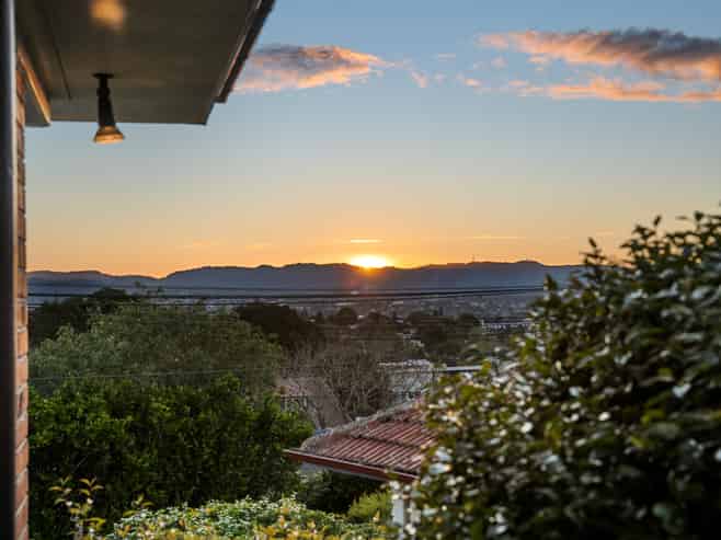 83 Mount Royal Avenue, Mount Albert