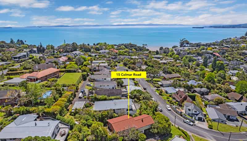 15 Colmar Road, Mellons Bay