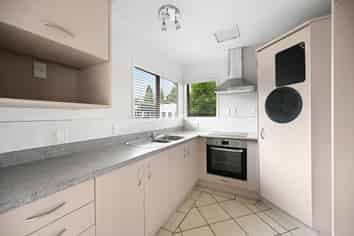 746B River Road, Chartwell