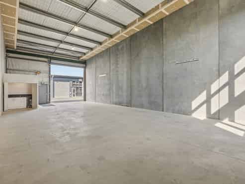 Sought after location - motivated vendor