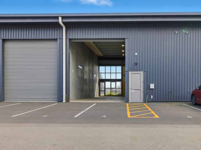 Sought after location - motivated vendor