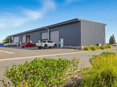 Sought after location - motivated vendor