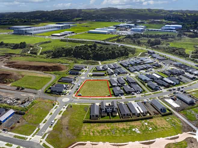 Rare Commercial landholding in Drury