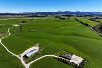 461 Cross Road, Pebbly Hill