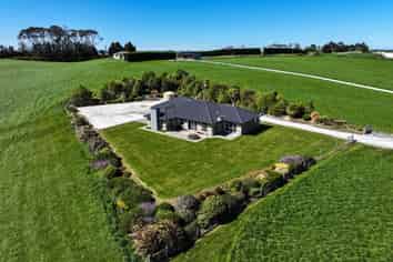 461 Cross Road, Pebbly Hill