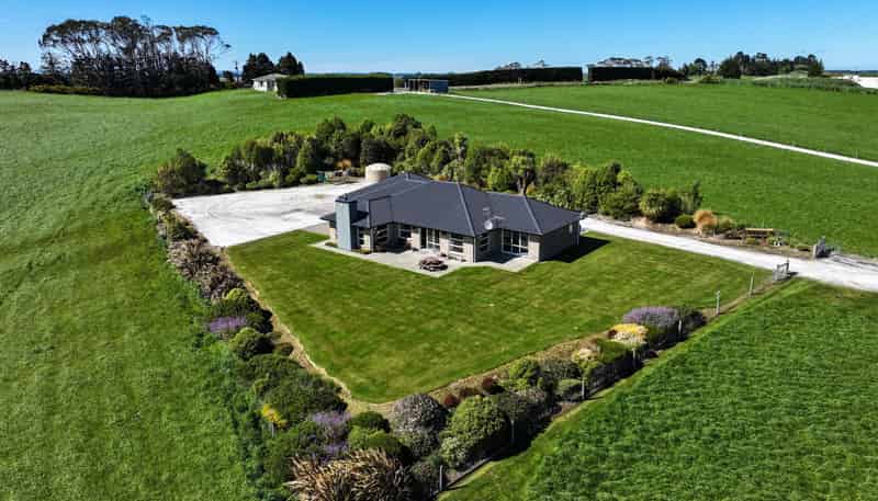 461 Cross Road, Pebbly Hill