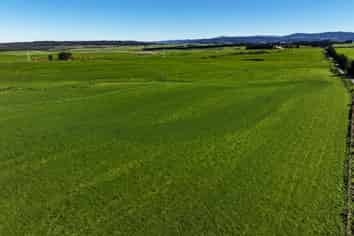 461 Cross Road, Pebbly Hill