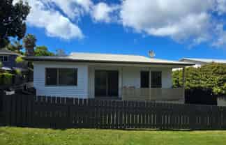 5 Scotstoun Place, Glen Eden