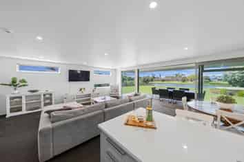 1158 East Coast Road, Kaiaua