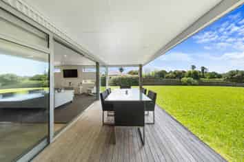 1158 East Coast Road, Kaiaua