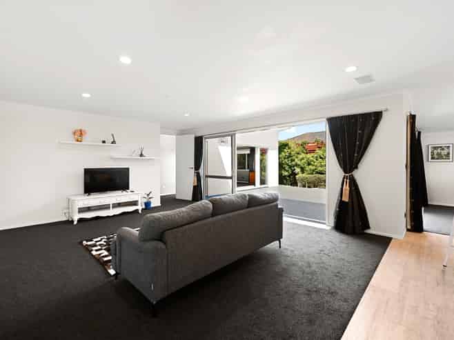 16 Whistler Close, Rototuna North