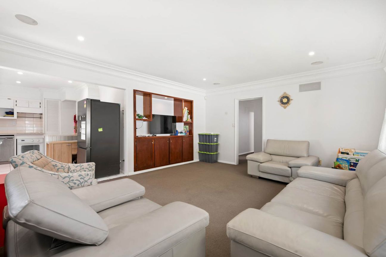 MOTIVATED SELLER - $1,170,000 - MAKE AN OFFER! - Więcej