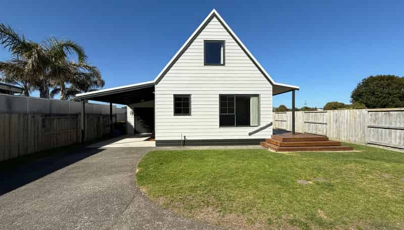 884B Papamoa Beach Road, Papamoa