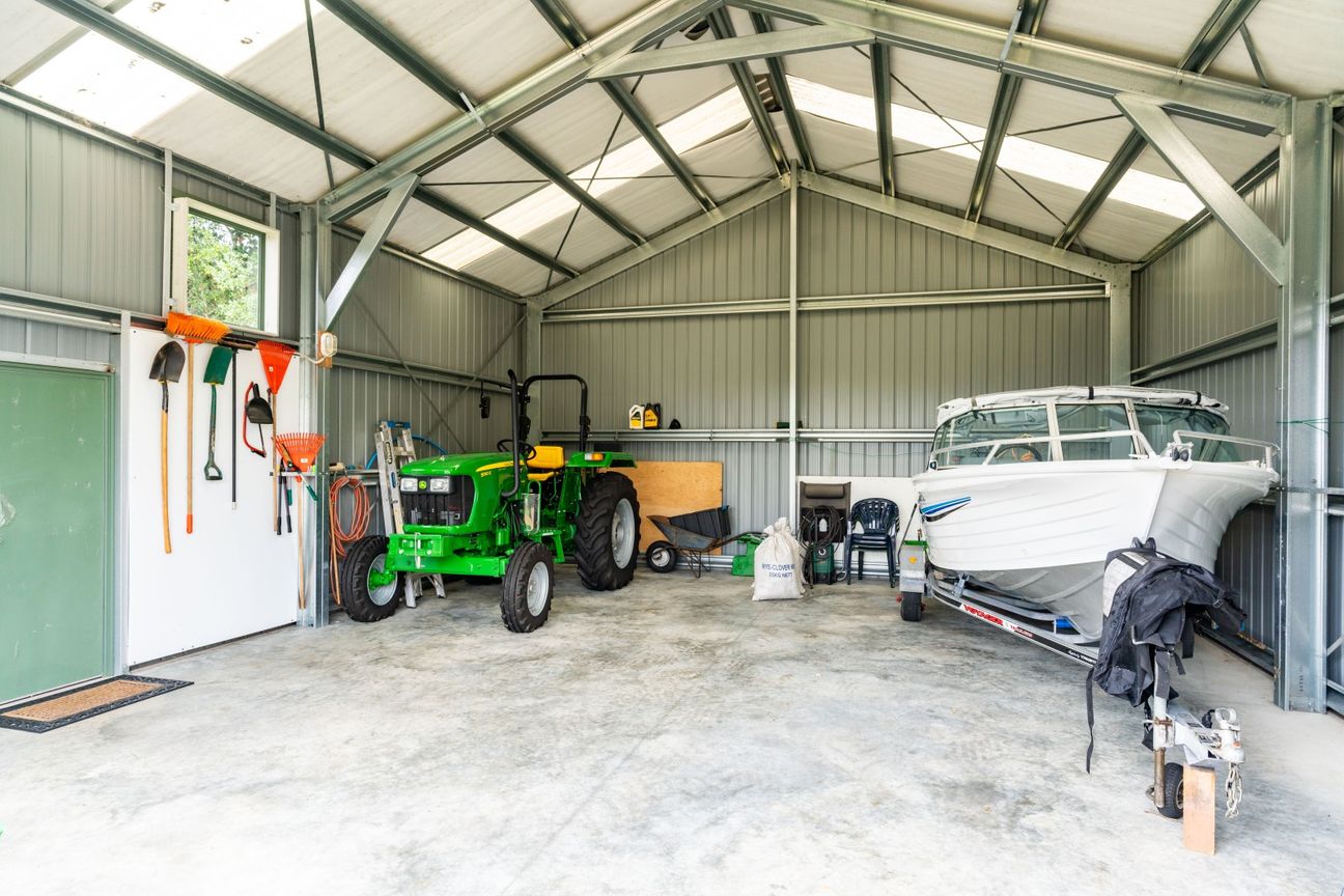 Tractor and boat included! - Aanzicht 2