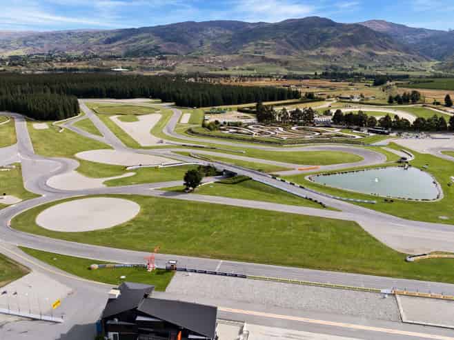 8 Le Mans Grove, Cromwell