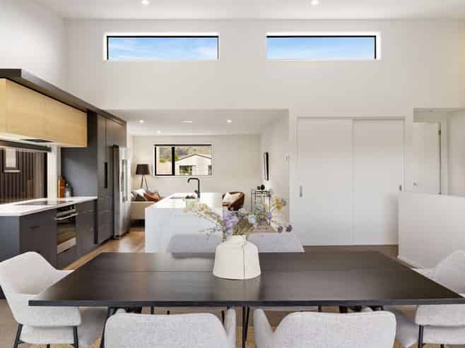 8 Le Mans Grove, Cromwell