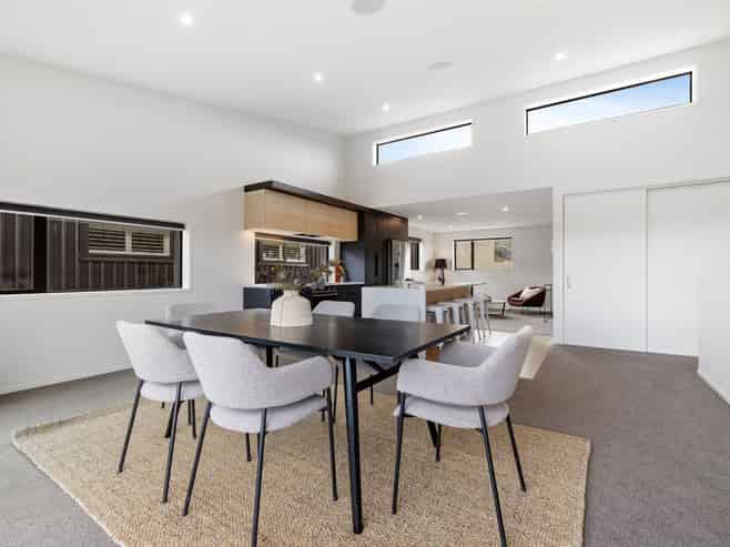 8 Le Mans Grove, Cromwell