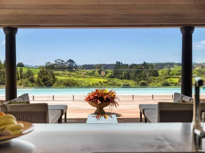 568A Whitford Road, Whitford