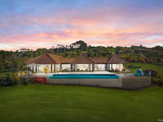 568A Whitford Road, Whitford