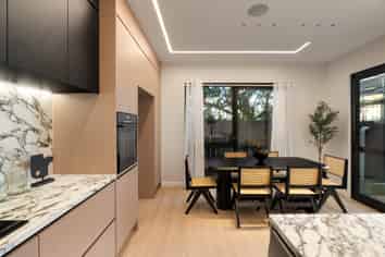 2C Knights Close, Rothesay Bay