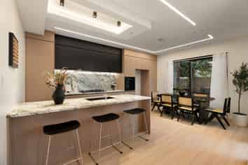 2C Knights Close, Rothesay Bay