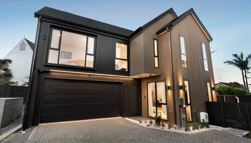 2C Knights Close, Rothesay Bay