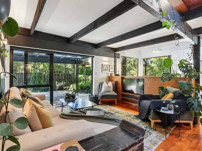 34 Hollywood Avenue, Titirangi