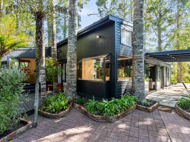 34 Hollywood Avenue, Titirangi