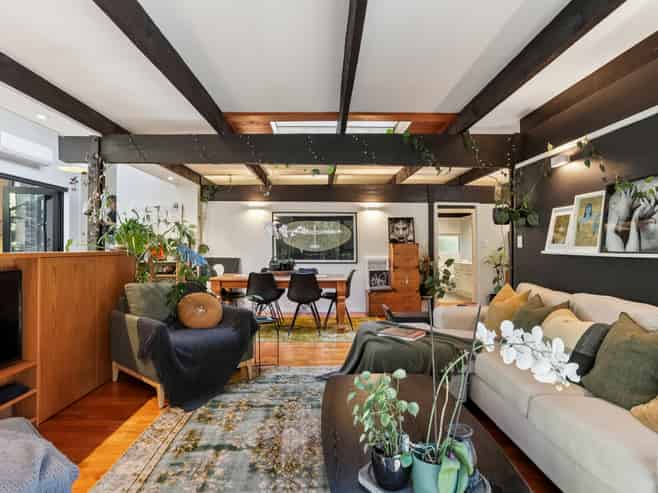 34 Hollywood Avenue, Titirangi