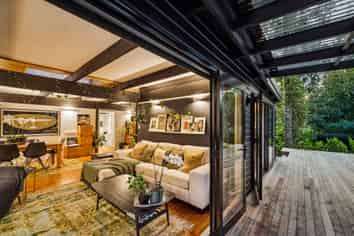 34 Hollywood Avenue, Titirangi